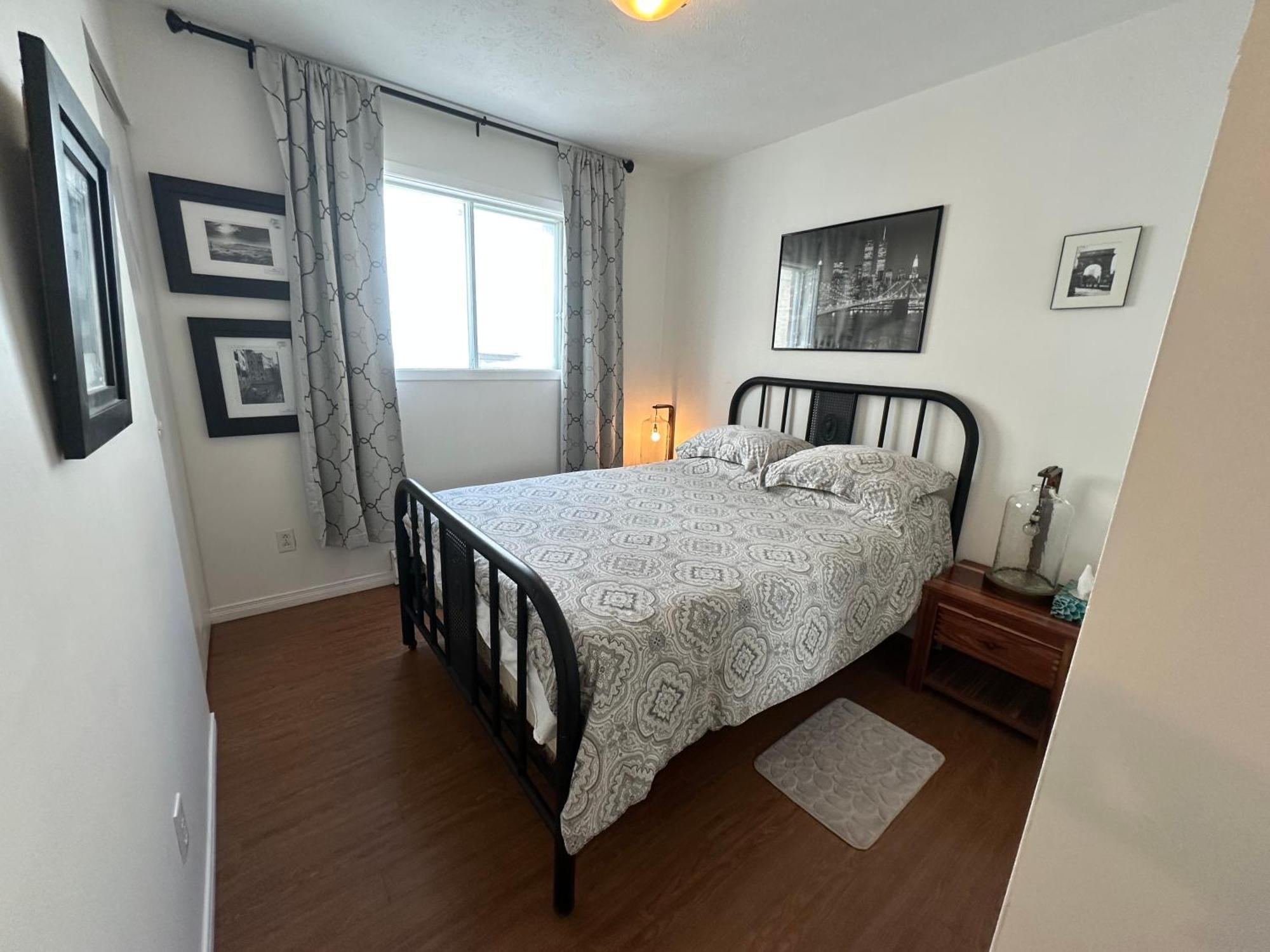 Quiet, Comfortable Great Location 2 Bedroom แชร์บูร์ก ภายนอก รูปภาพ